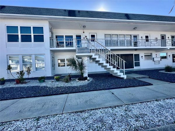 1221 DREW STREET , Unit D9, CLEARWATER, FL 33755