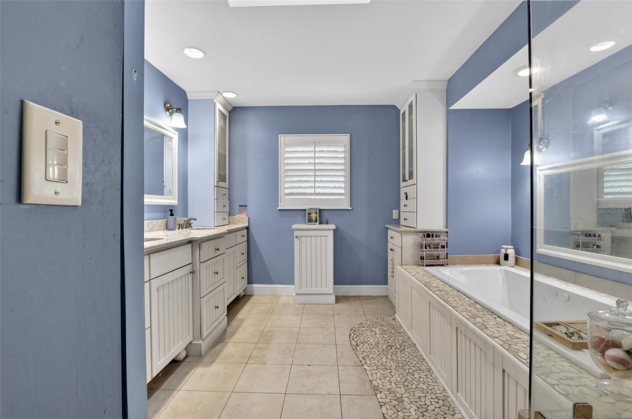 16200 Forest Oaks Drive , Fort Myers, FL 33908 Photo