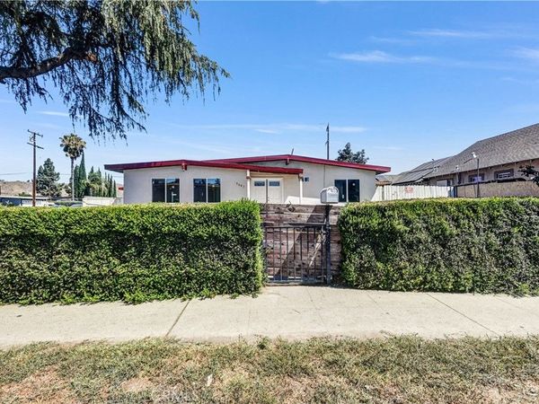 2065 W Orange Grove Avenue, Pomona, CA 91768