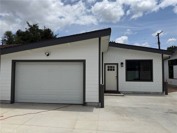 6536 Shoup Avenue, West Hills, CA 91307