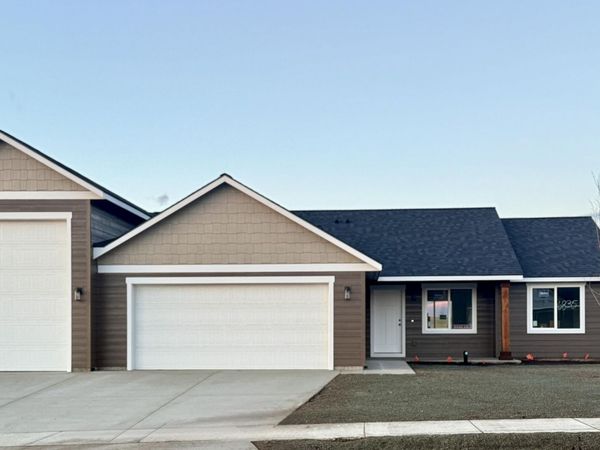 11694 N SIMMONS LN, Rathdrum, ID 83858