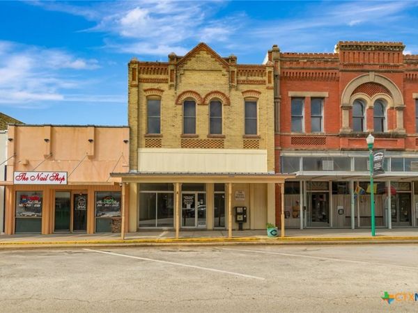 119 E Main Street , Cuero, TX 77954