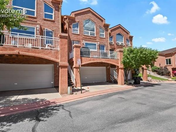 1346 Mirrillion Heights, Colorado Springs, CO 80904