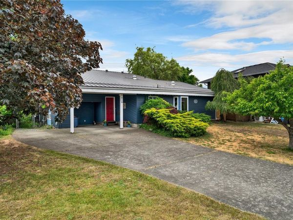 810 Shellbourne Blvd , Campbell River, BC V9W 5E8