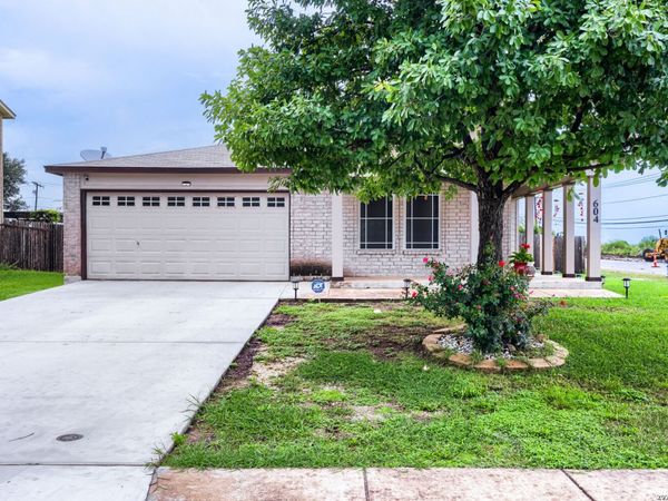 604 NORTHERN LIGHTS DR, New Braunfels, TX 78130