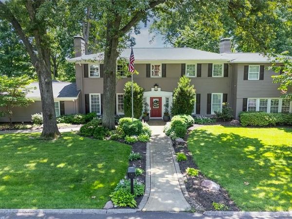 13 Berkshire Drive , St Louis, MO 63117