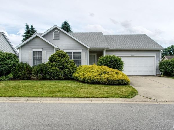 806 Eagle Cove Drive, South Bend, IN 46614