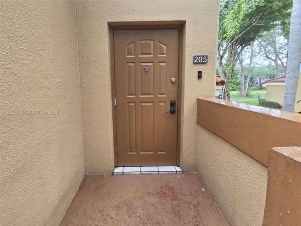 Unit 205-6, Miami Lakes, FL 33014