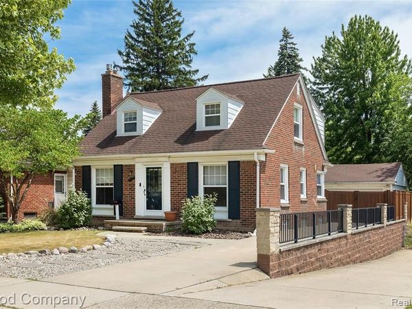 23645 Lawrence Avenue , Dearborn, MI 48128