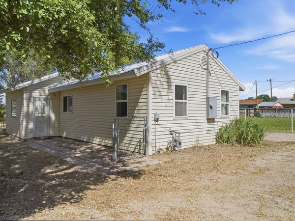 582 W Washington Ave, Aberdeen, ID 83210