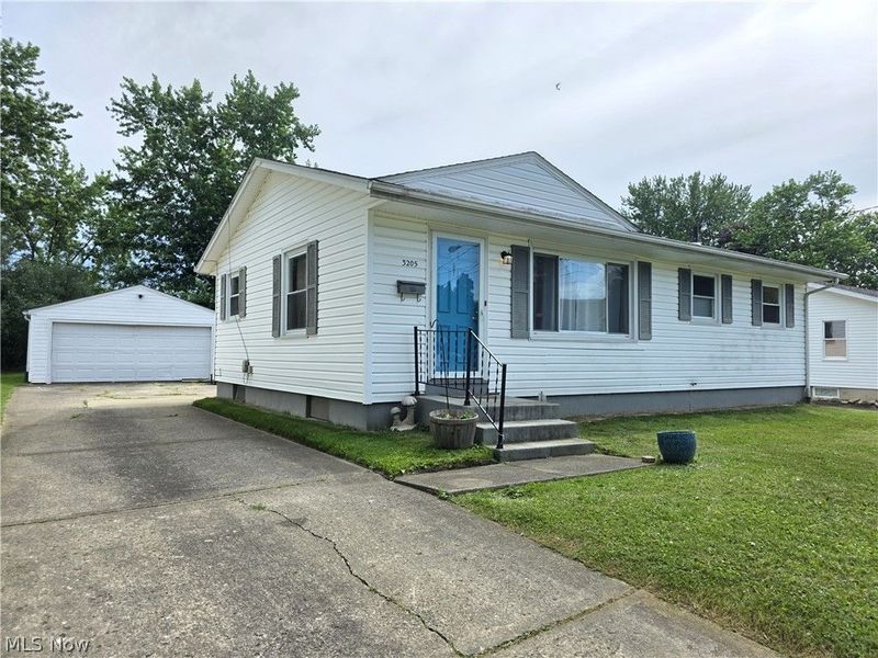 3205 Starlite Drive NW, Warren, OH 44485 Photo 2
