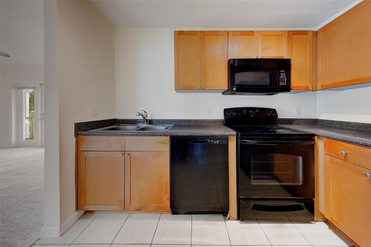 222 Pompano Drive Se, Unit H, Saint Petersburg, FL 33705 Photo