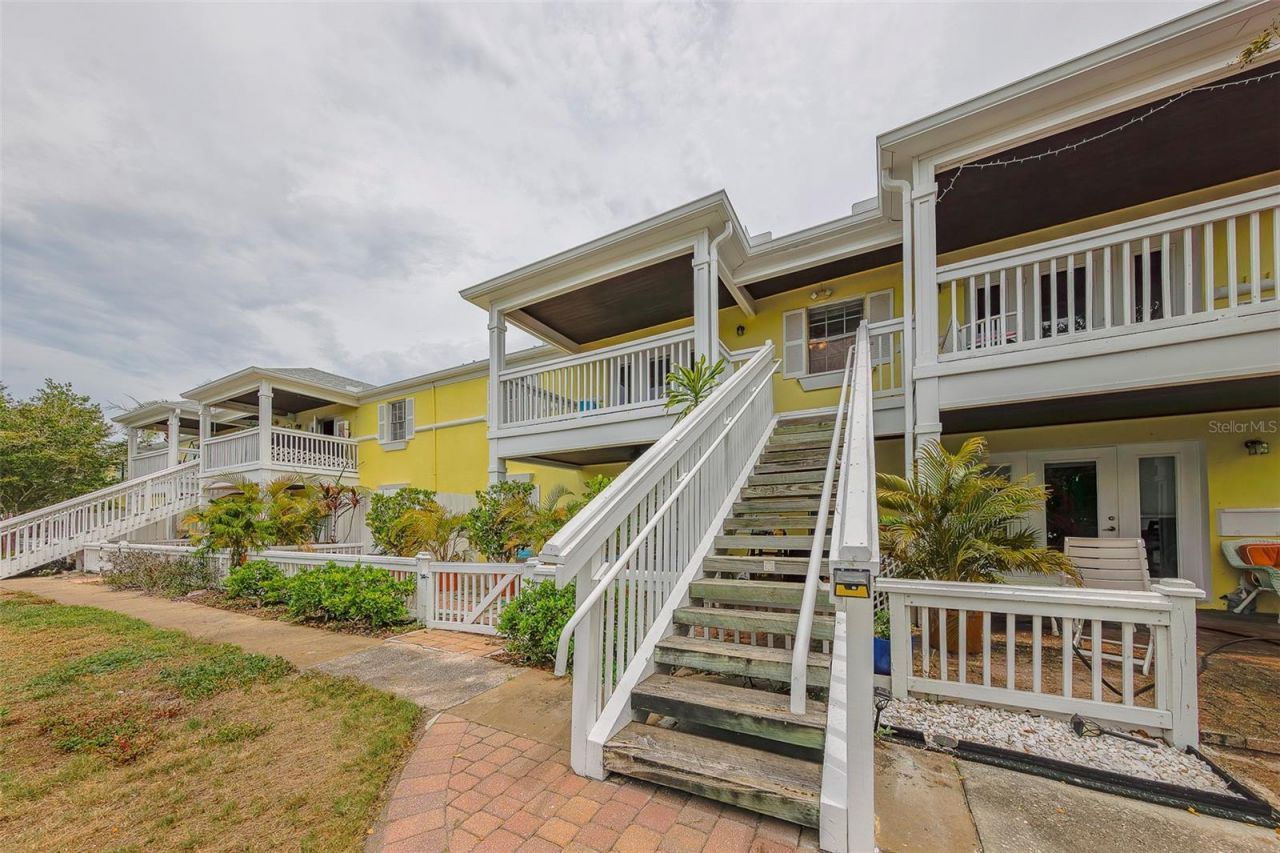 222 Pompano Drive Se, Unit H, Saint Petersburg, FL 33705 Photo