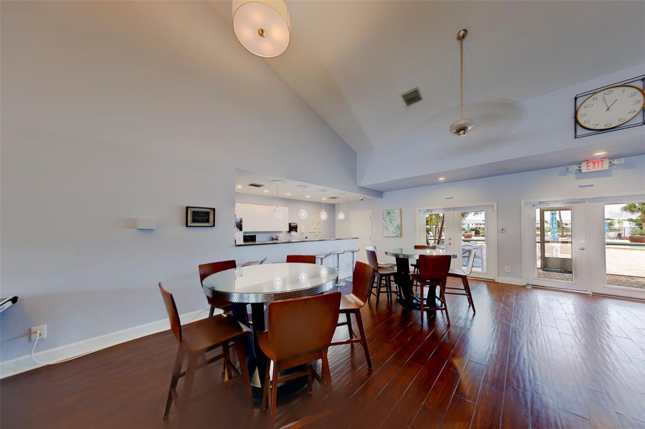 222 Pompano Drive Se, Unit H, Saint Petersburg, FL 33705 Photo