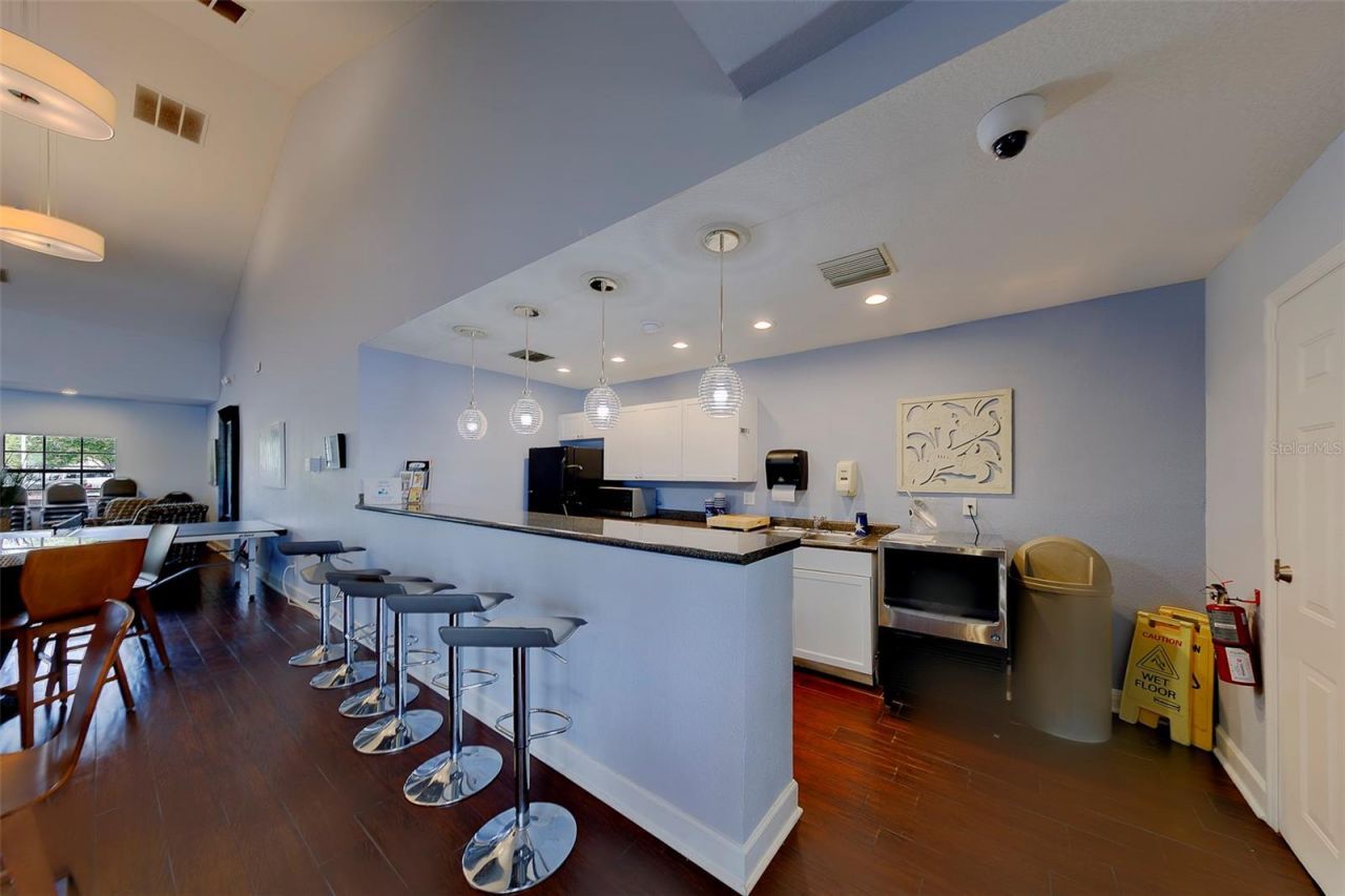 222 Pompano Drive Se, Unit H, Saint Petersburg, FL 33705 Photo