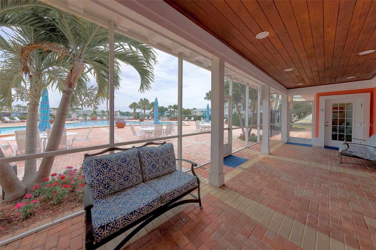222 Pompano Drive Se, Unit H, Saint Petersburg, FL 33705 Photo