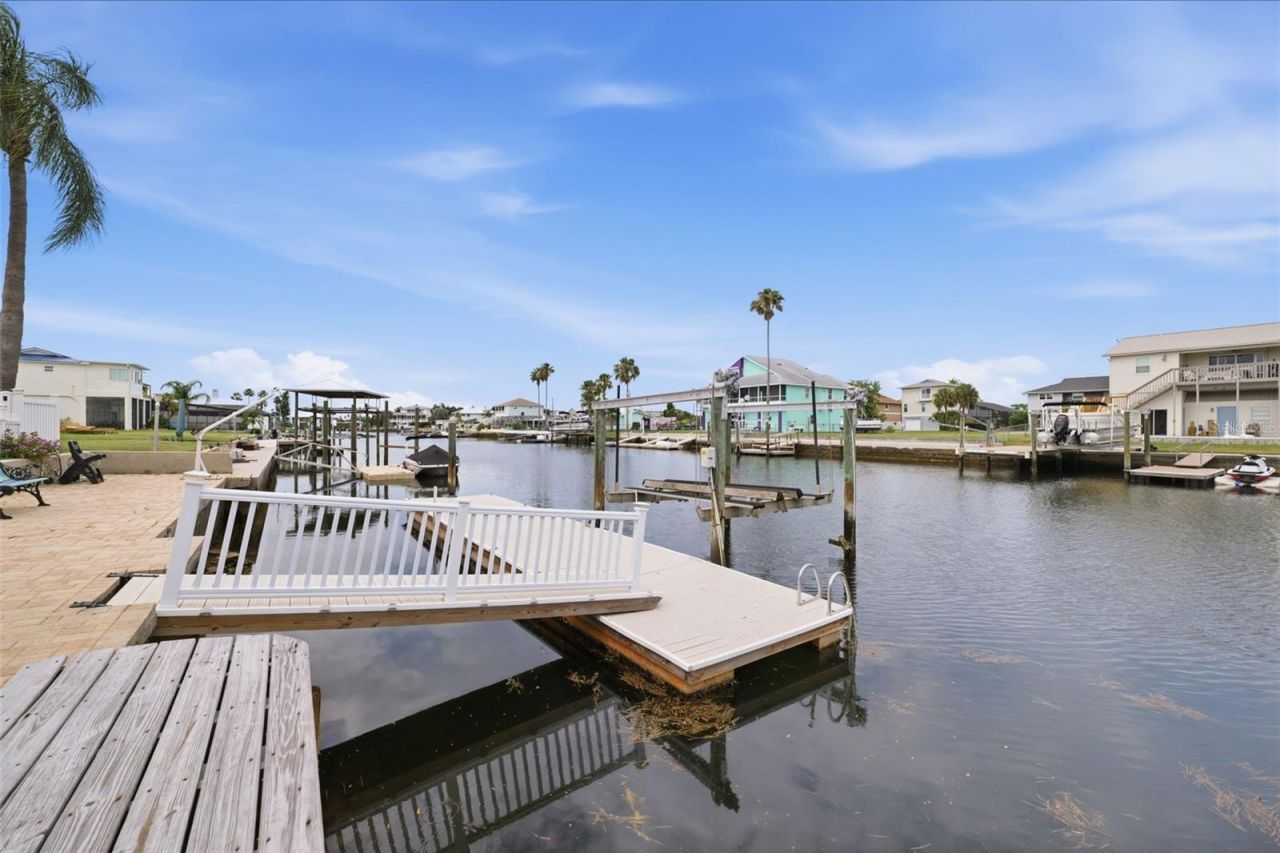 4262 Paradise Circle , Hernando Beach, FL 34607 Photo