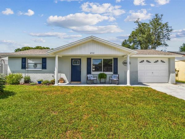 6743 KNIGHTSBRIDGE DRIVE , NEW PORT RICHEY, FL 34653