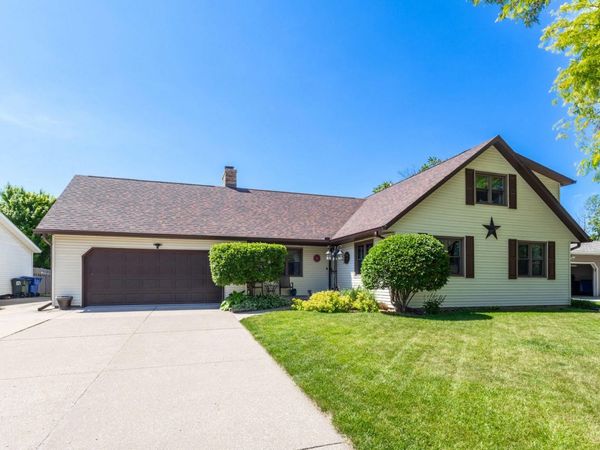2127 W 31 Street , Davenport, IA 52804