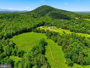 CASTLE ROCK LANE , CASTLETON, VA 22716