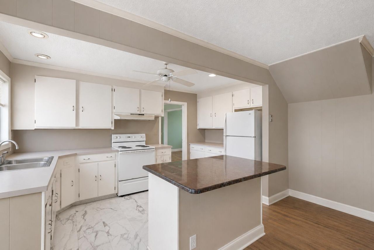 1846 Capri Drive Photo 8
