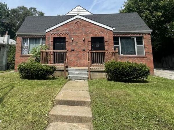 8873 Lowell Street, St Louis, MO 63147