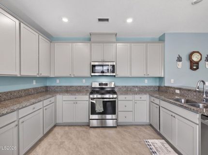 731 Roberts Creek Drive, Dayton, NV 89403 Photo