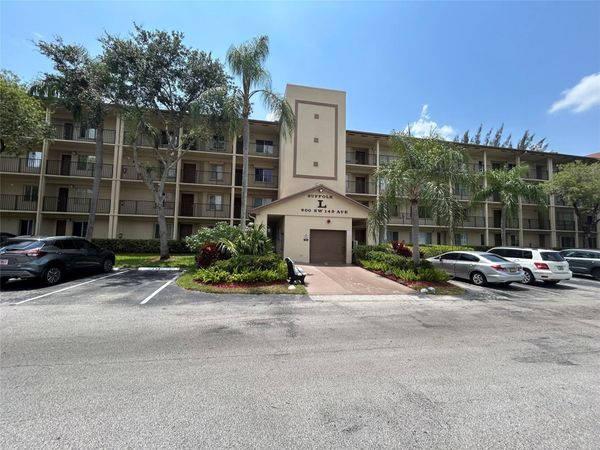 900 SW 142nd Avenue, Unit 202l, Pembroke Pines, FL 33027