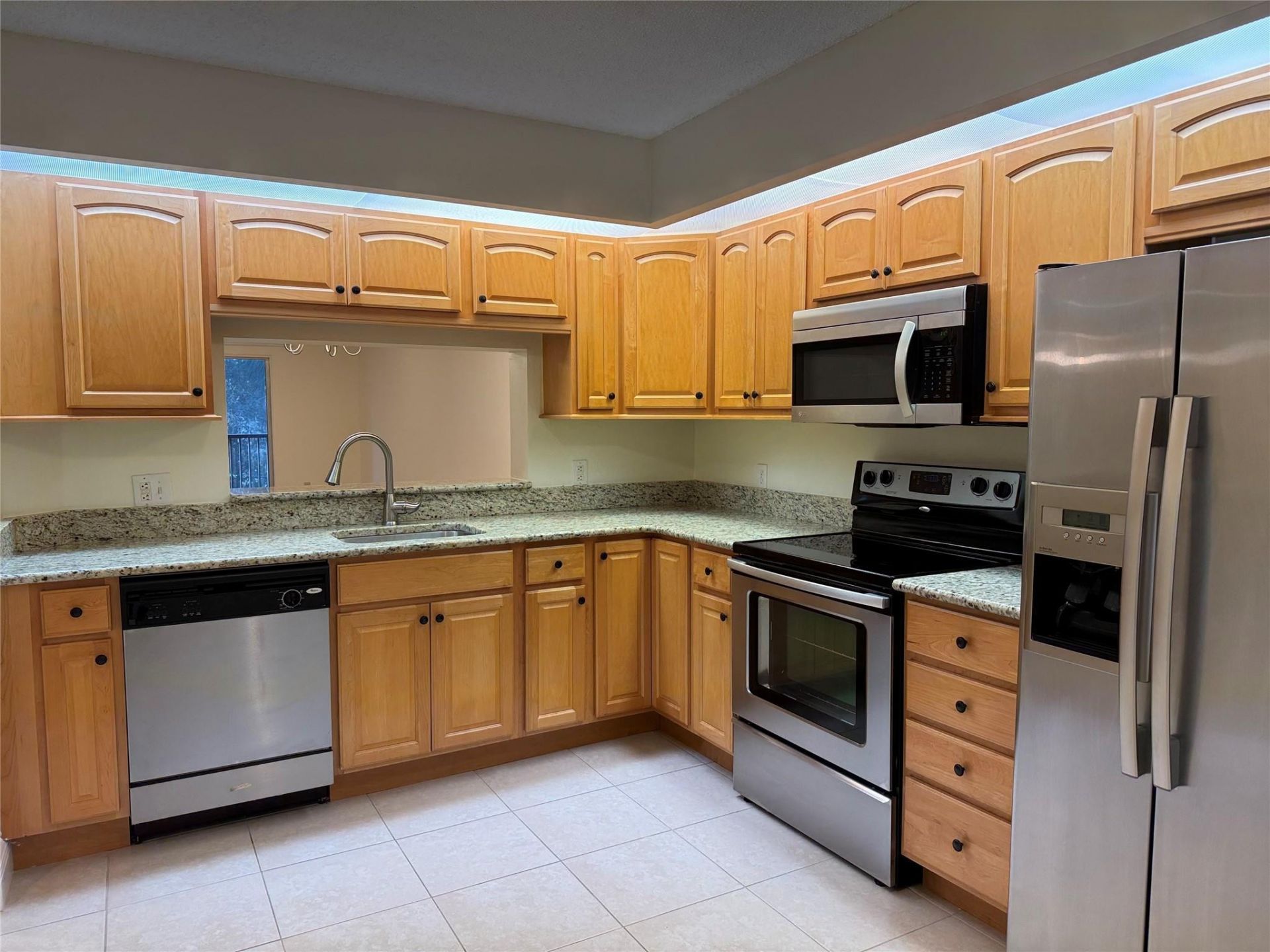 900 SW 142nd Avenue, Unit 202l, Pembroke Pines, FL 33027 Photo
