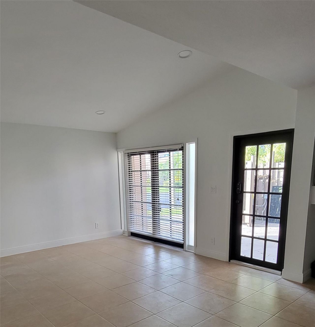 971 NW 122nd Terrace, Pembroke Pines, FL 33026 Photo