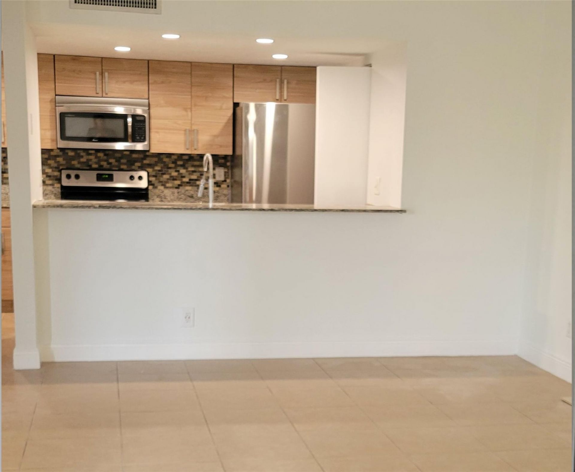 971 NW 122nd Terrace, Pembroke Pines, FL 33026 Photo