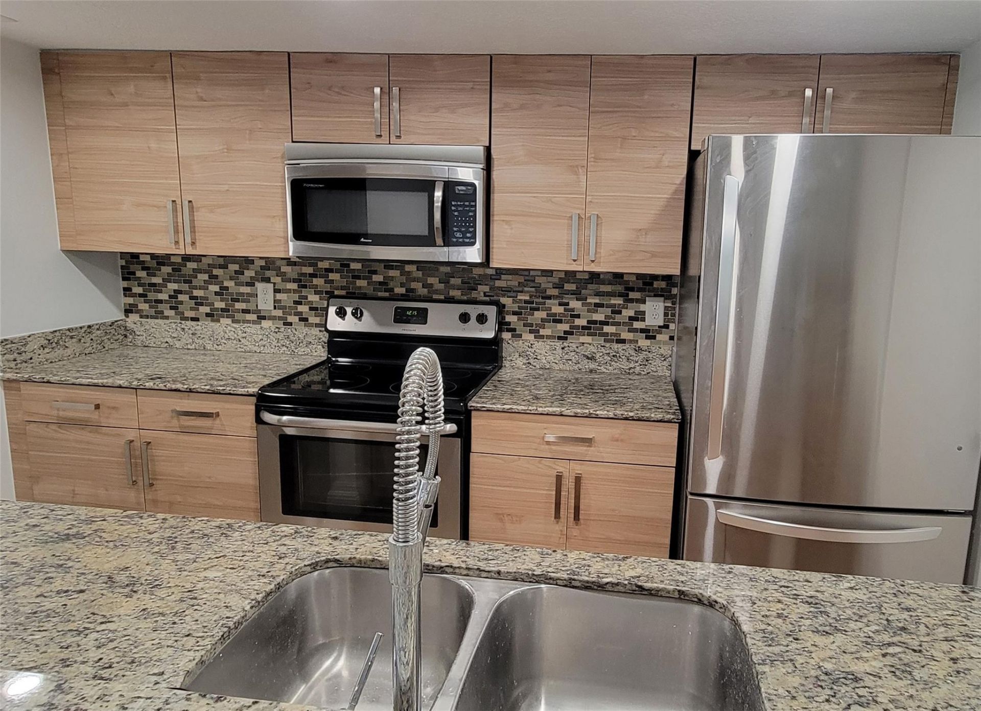 971 NW 122nd Terrace, Pembroke Pines, FL 33026 Photo