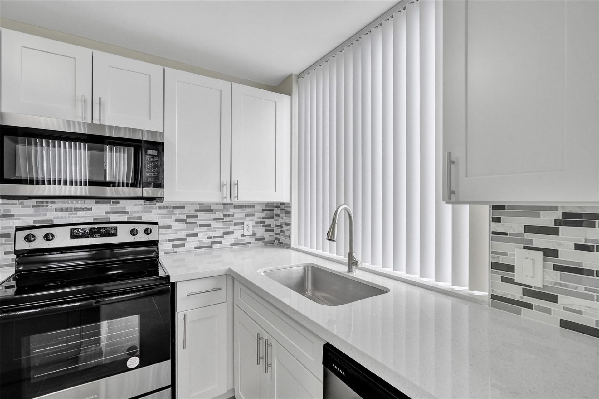 4222 Inverrary Boulevard, Unit 4810, Lauderhill, FL 33319 Photo