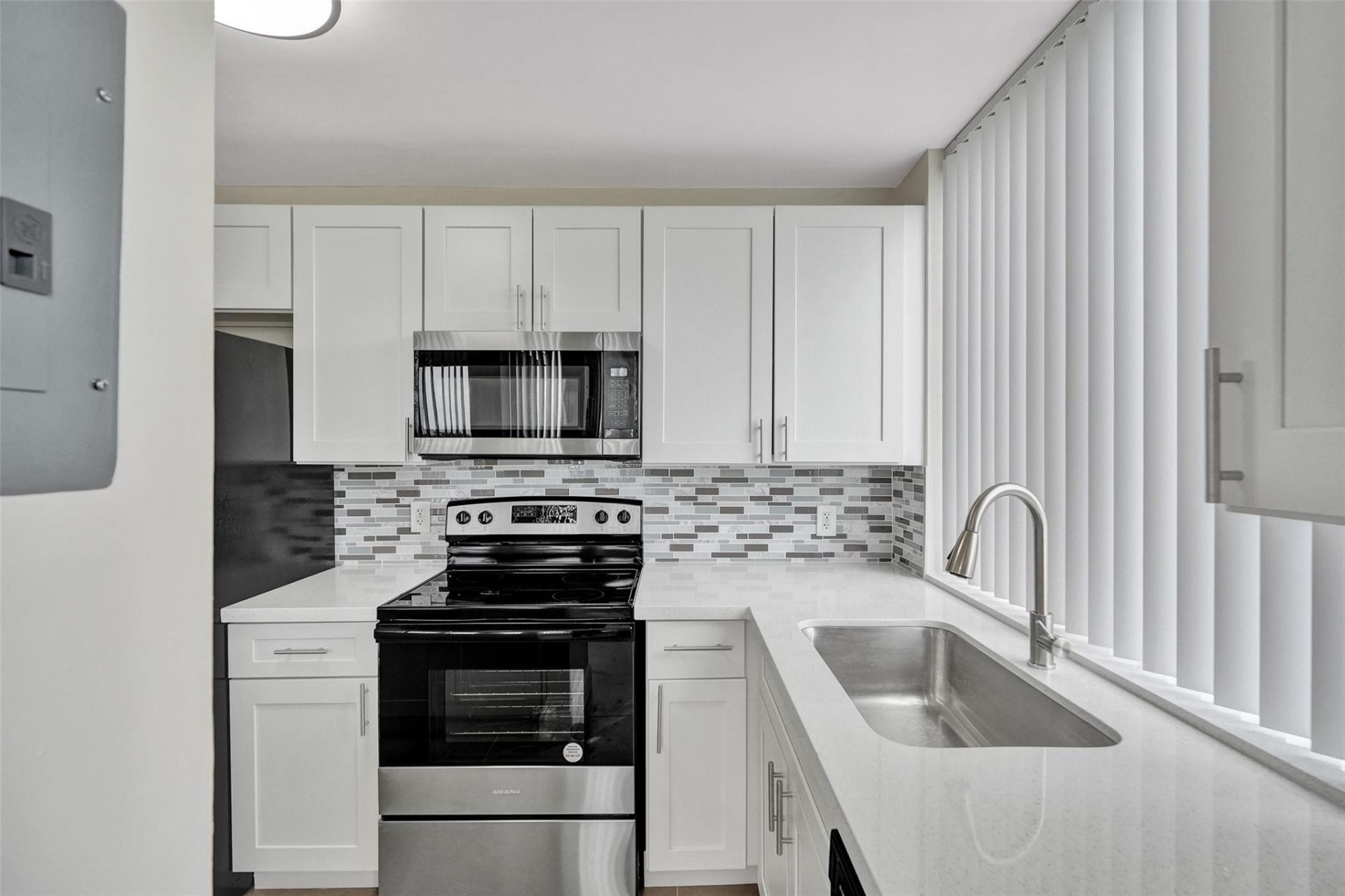 4222 Inverrary Boulevard, Unit 4810, Lauderhill, FL 33319 Photo