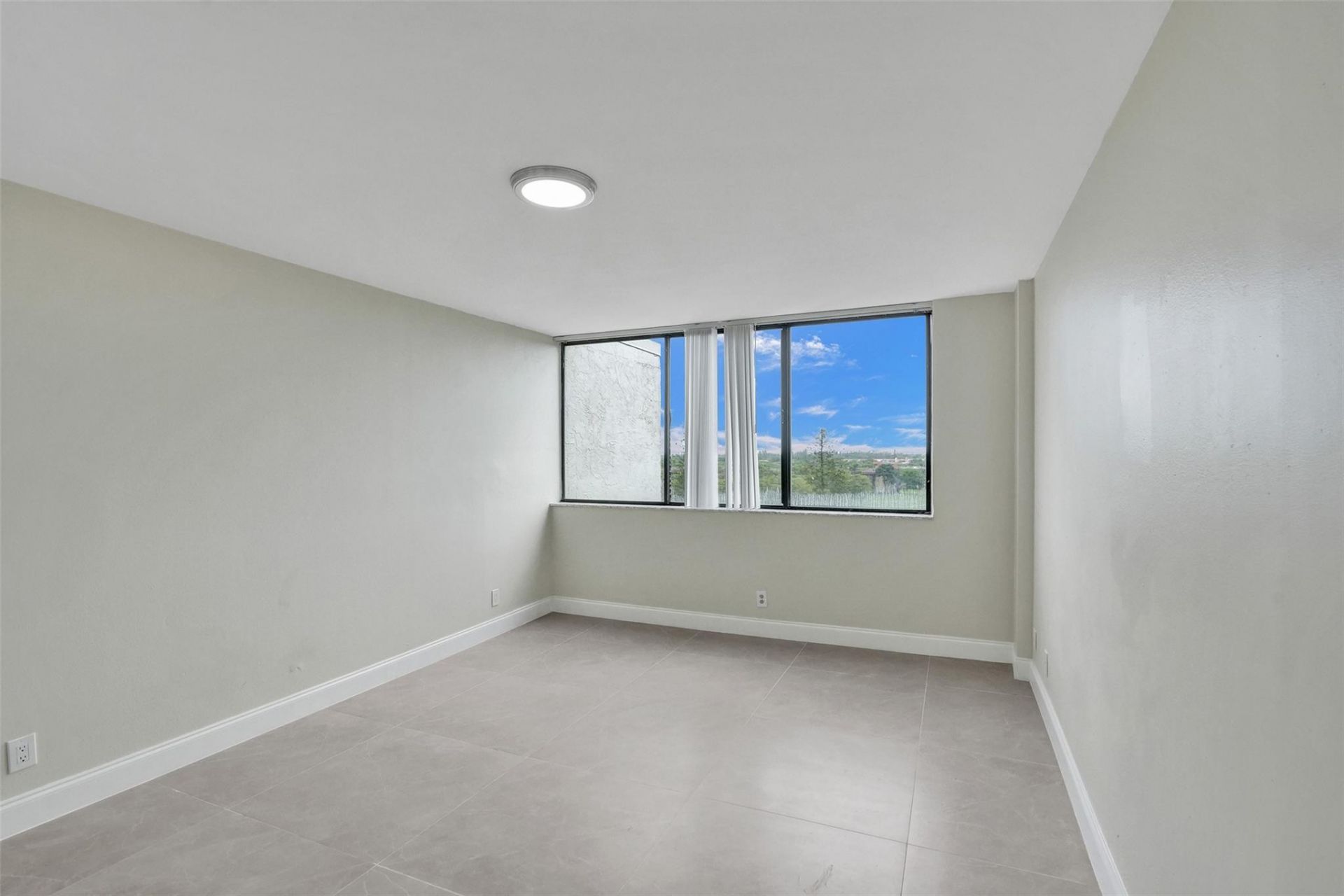 4222 Inverrary Boulevard, Unit 4810, Lauderhill, FL 33319 Photo