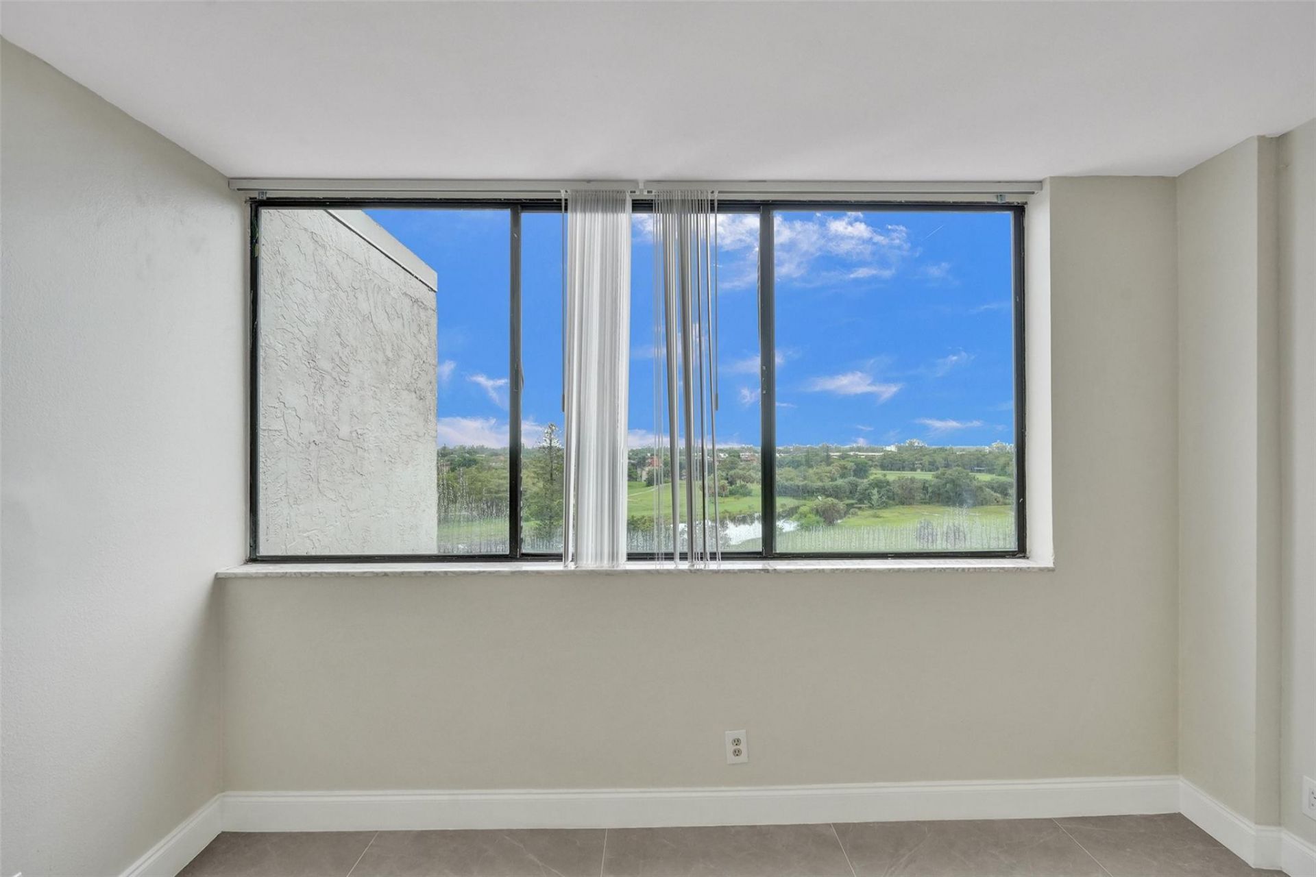 4222 Inverrary Boulevard, Unit 4810, Lauderhill, FL 33319 Photo