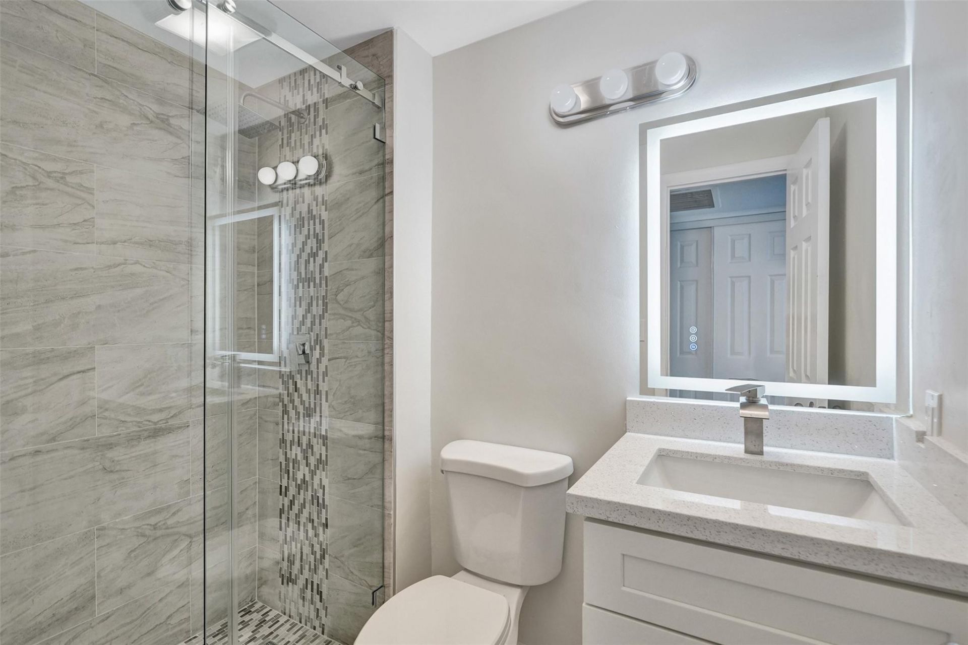 4222 Inverrary Boulevard, Unit 4810, Lauderhill, FL 33319 Photo