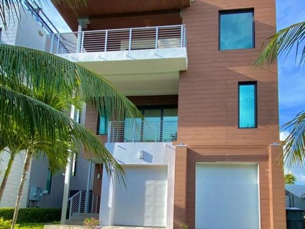 348 Balboa Street, Hollywood, FL 33019