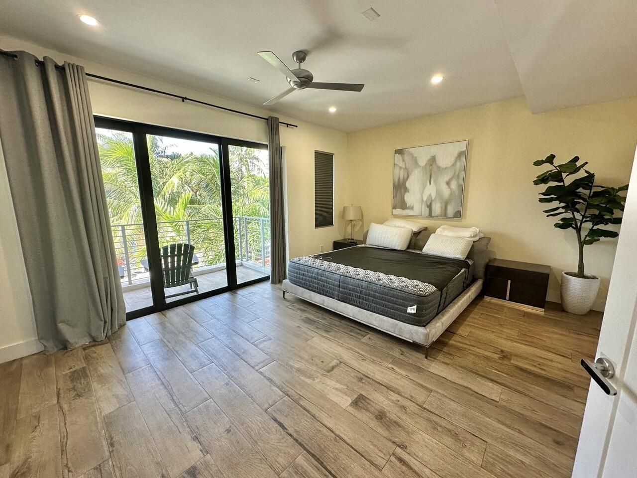 348 Balboa Street, Hollywood, FL 33019 Photo