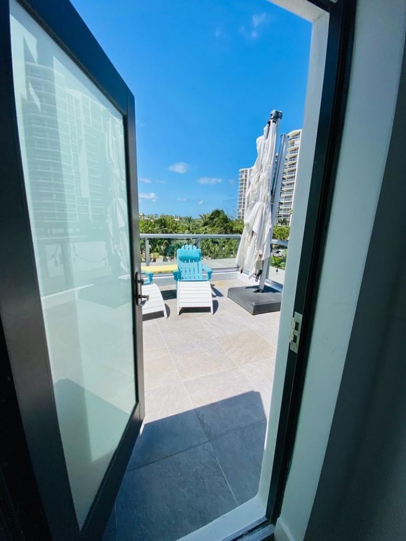 348 Balboa Street, Hollywood, FL 33019 Photo