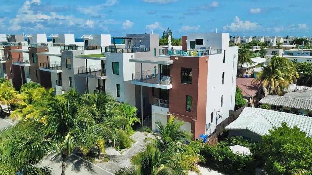 348 Balboa Street, Hollywood, FL 33019 Photo