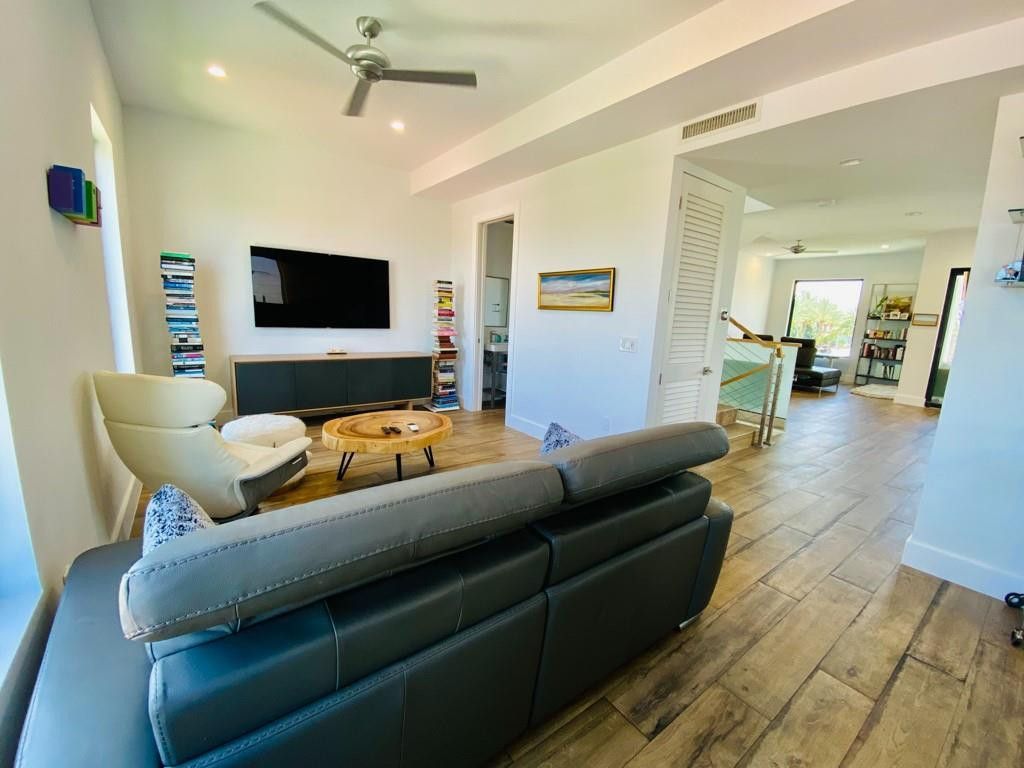 348 Balboa Street, Hollywood, FL 33019 Photo