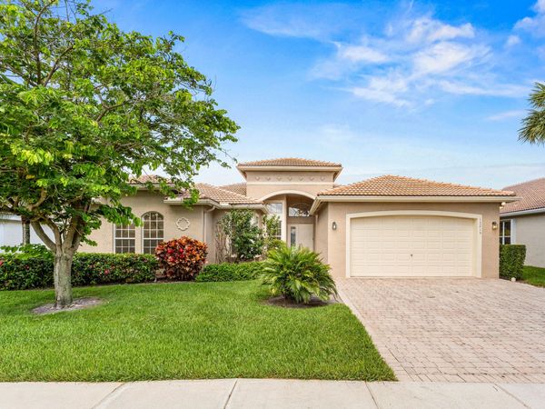 13215 Alhambra Lake Circle, Delray Beach, FL 33446