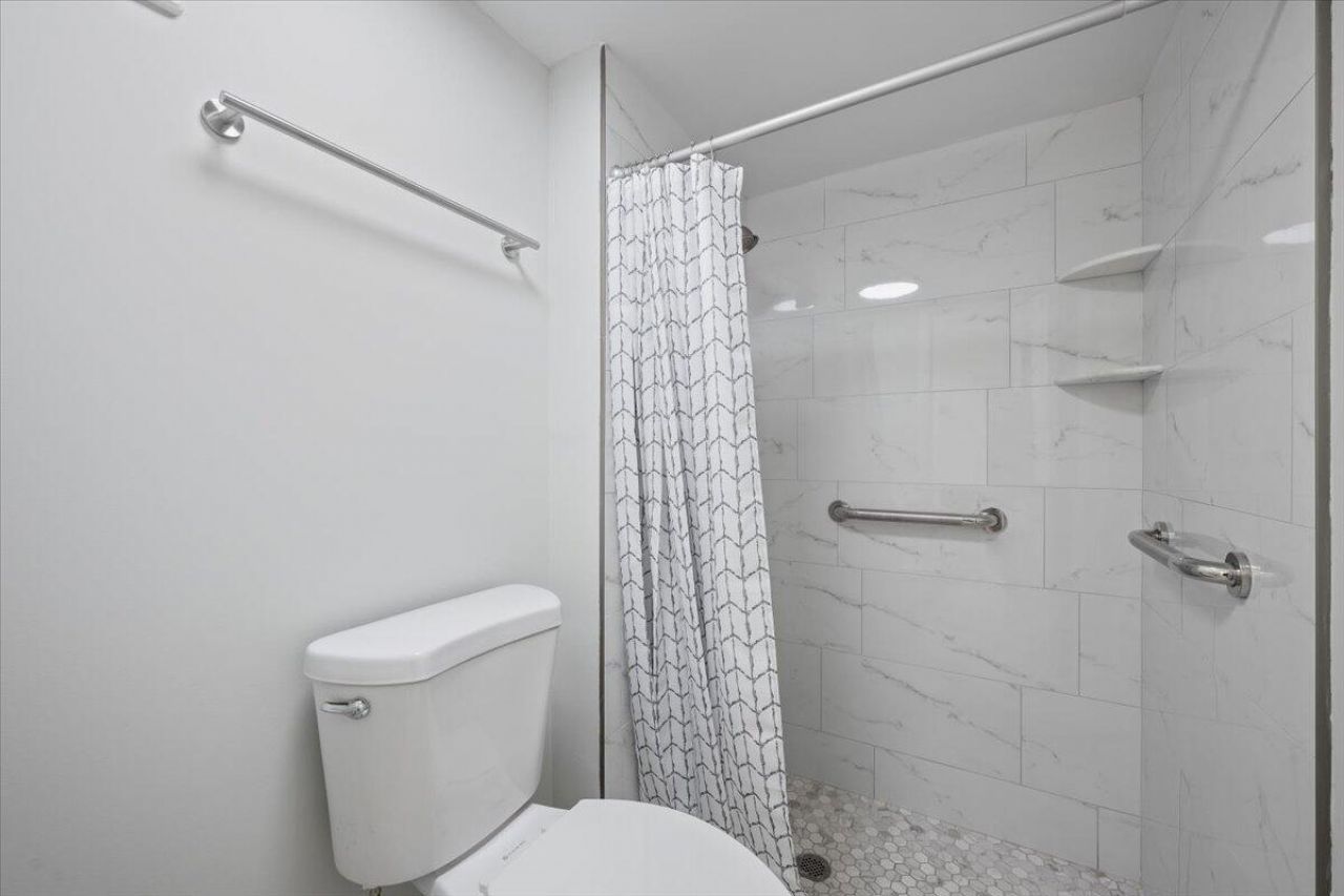 5500 Tamberlane Circle, Unit Apt 105, Palm Beach Gardens, FL 33418 Photo