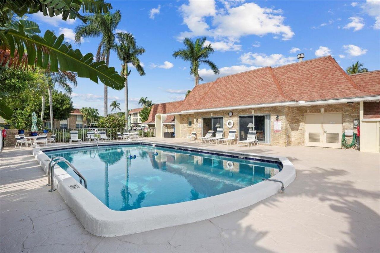 5500 Tamberlane Circle, Unit Apt 105, Palm Beach Gardens, FL 33418 Photo