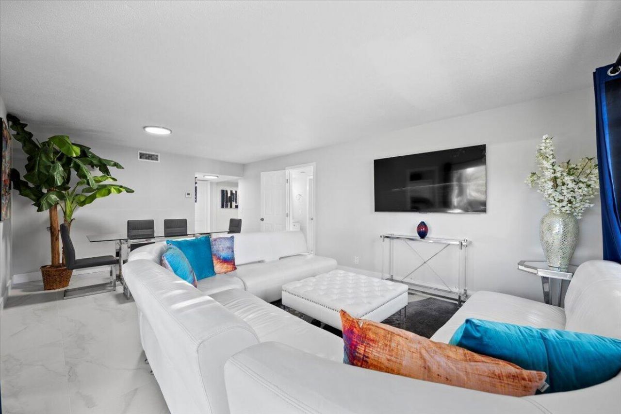 5500 Tamberlane Circle, Unit Apt 105, Palm Beach Gardens, FL 33418 Photo