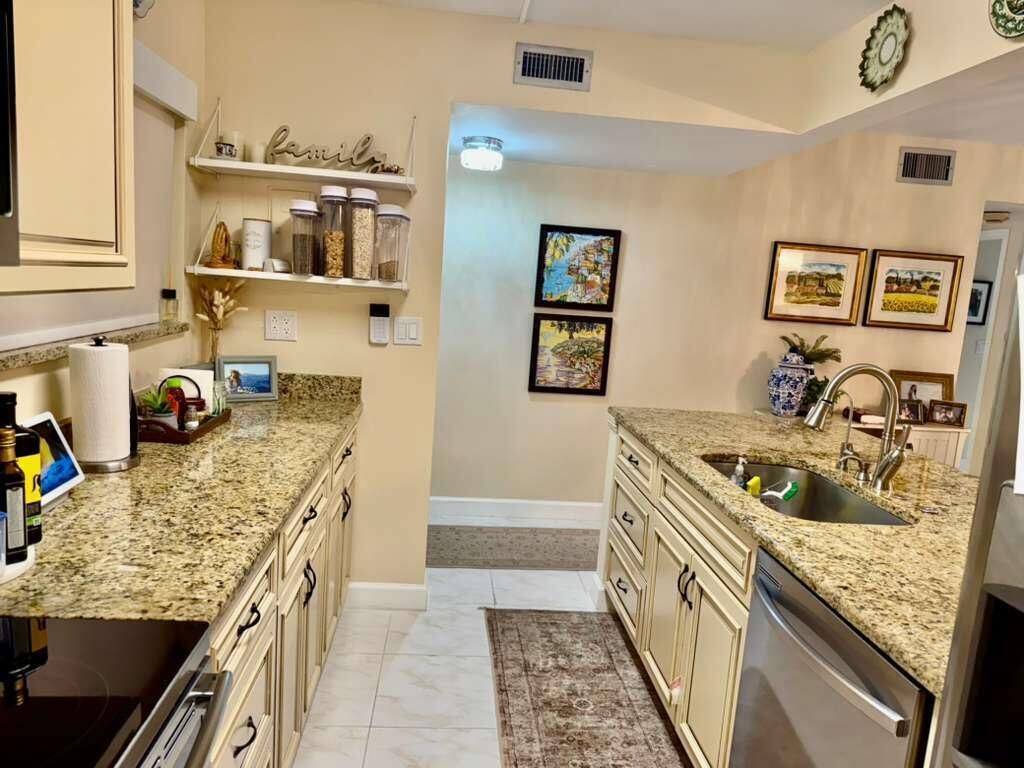 912 SW 9th Street Circle, Unit 105, Boca Raton, FL 33486 Photo