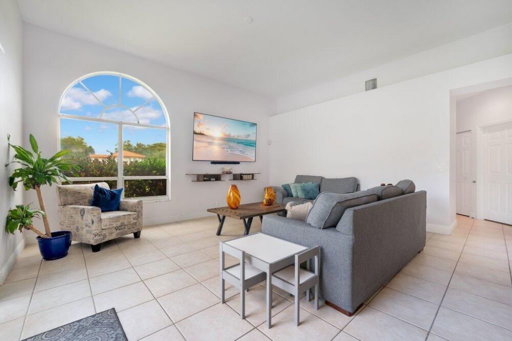 5005 NW 57th Terrace, Coral Springs, FL 33067 Photo