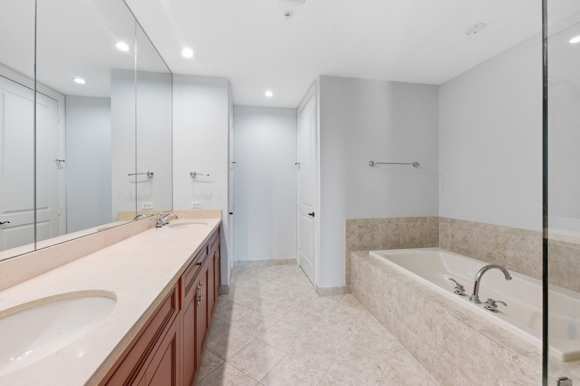 200 NE 2nd Avenue, Unit 316, Delray Beach, FL 33444 Photo