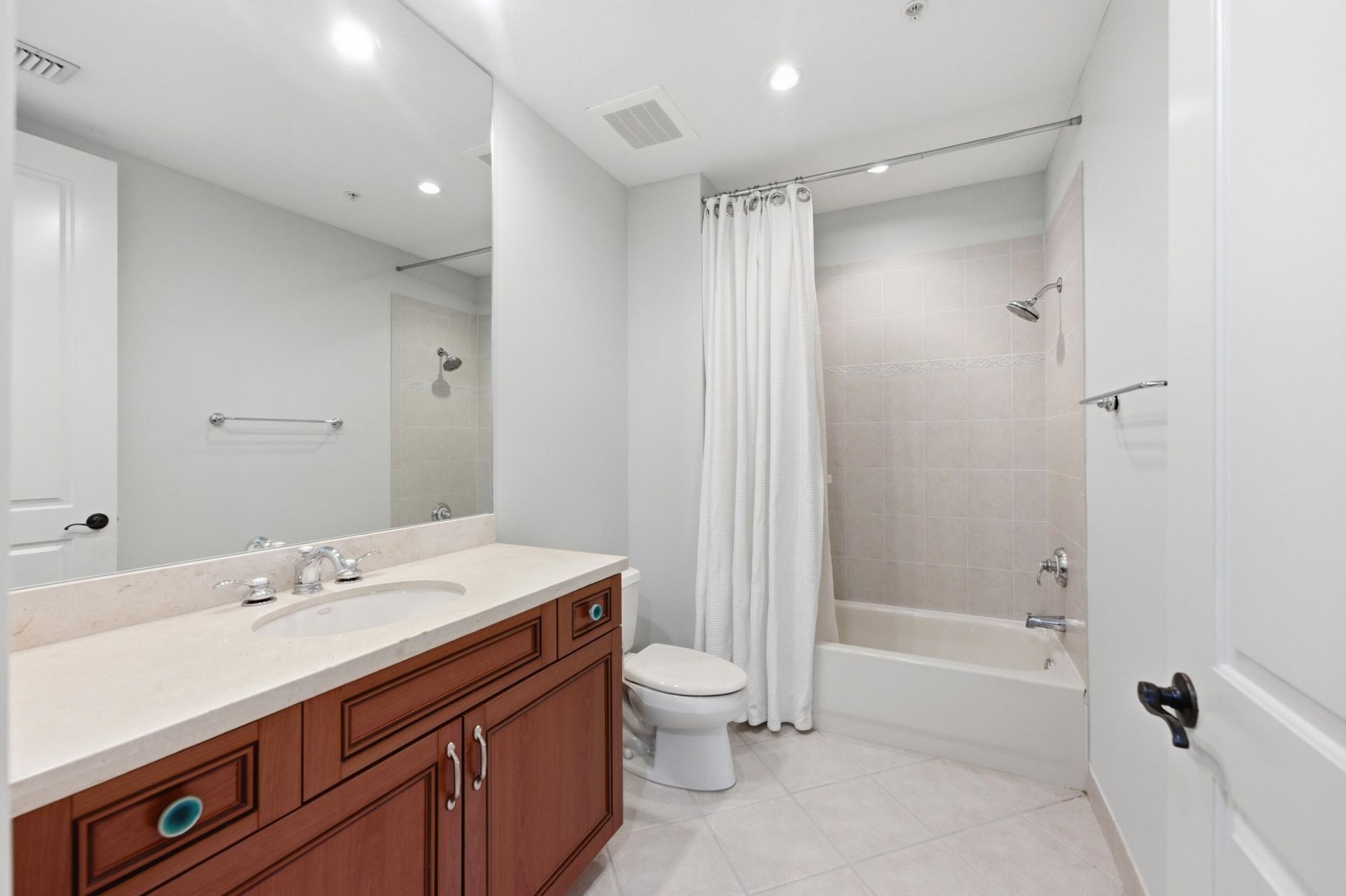200 NE 2nd Avenue, Unit 316, Delray Beach, FL 33444 Photo